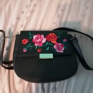 Bag with embroidered flowers